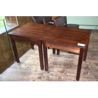 2 houten tafels, afm plm 80x80cm
